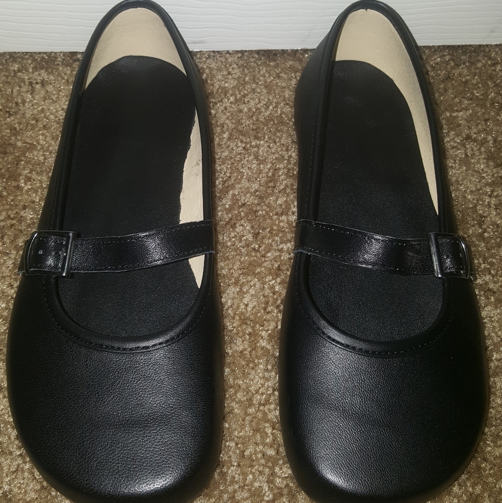 Tadeevo minimalist classic leather ballet pump